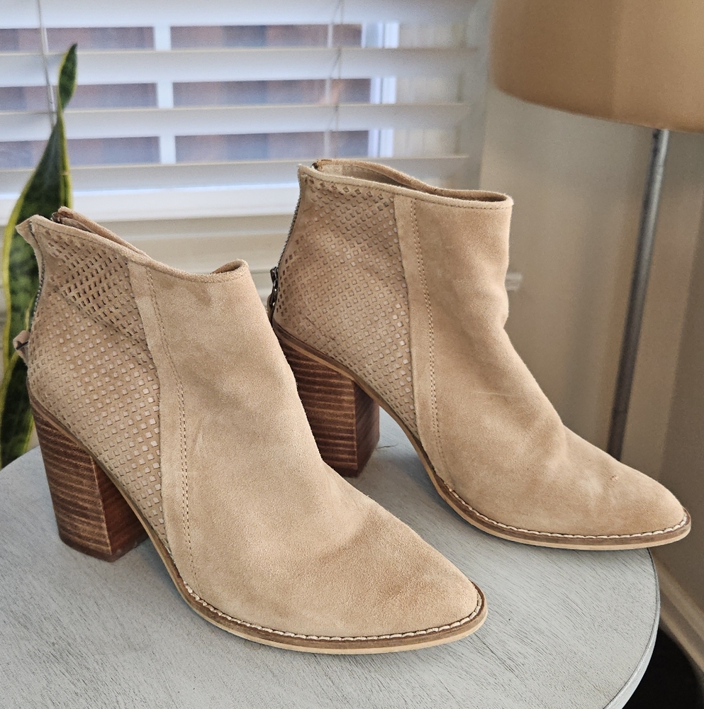 Steve Madden Tan Ankle Booties with Suede Finish